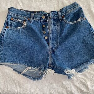 Levi’s 501 Distressed Cut Off Booty Shorts Waist 29